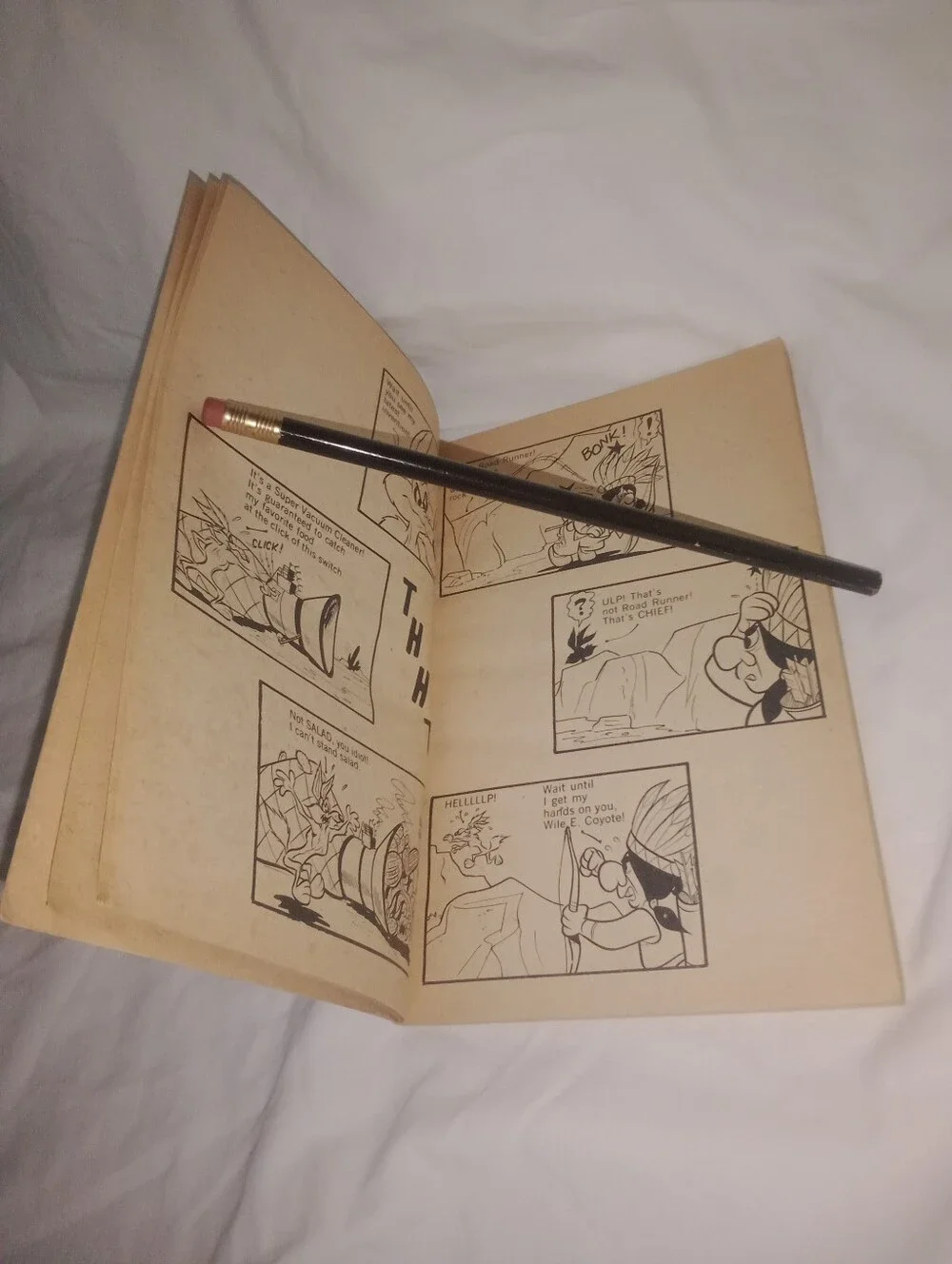 Vintage Road Runner Wile E Coyote Cartoon Book 1971 Child Kid Reading Toy